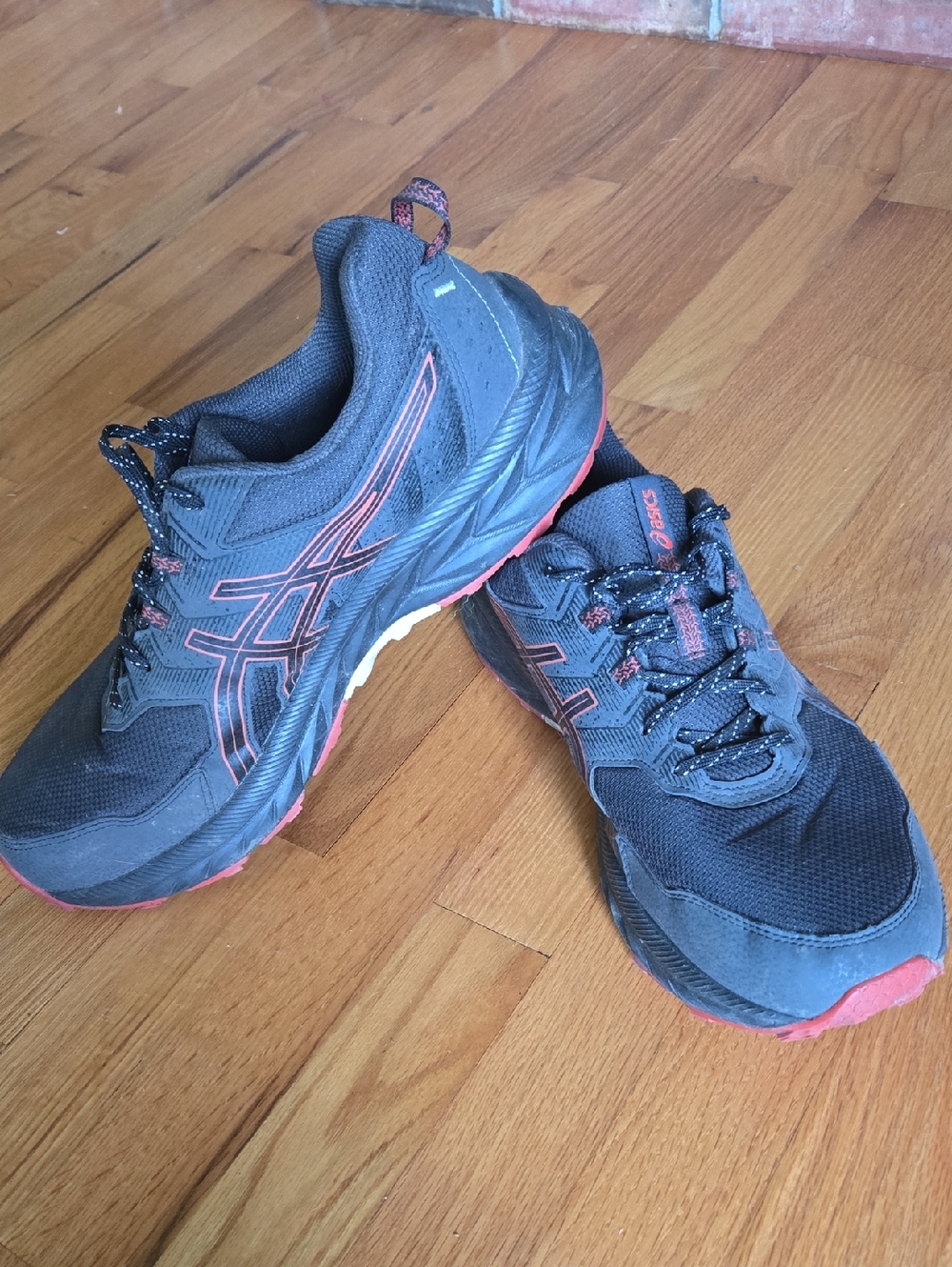 ASICS Black and Red Mens Athletic Running Shoes